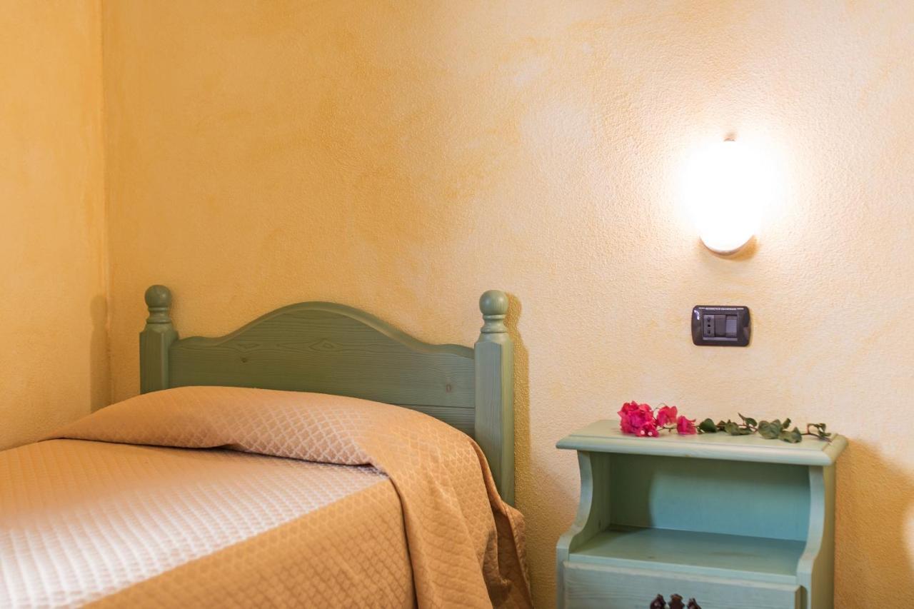 Residenza Gli Ontani Hotel Orosei Luaran gambar
