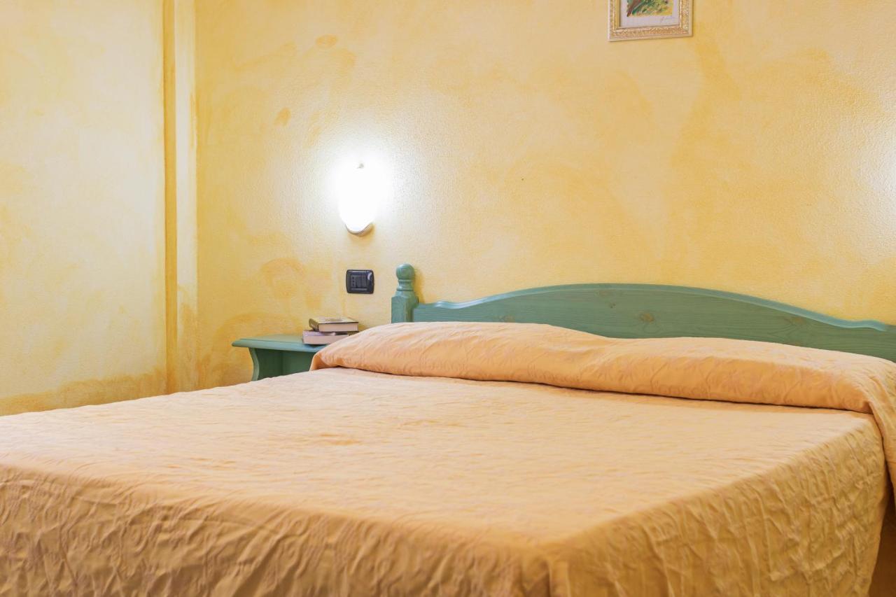 Residenza Gli Ontani Hotel Orosei Luaran gambar