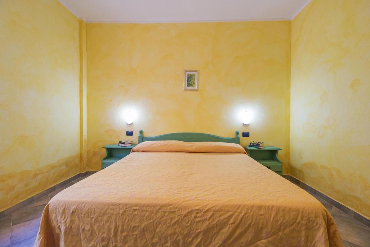 Residenza Gli Ontani Hotel Orosei Luaran gambar