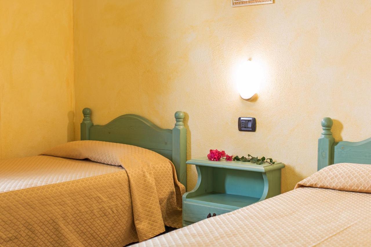 Residenza Gli Ontani Hotel Orosei Luaran gambar