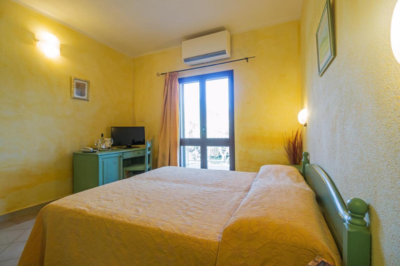 Residenza Gli Ontani Hotel Orosei Luaran gambar