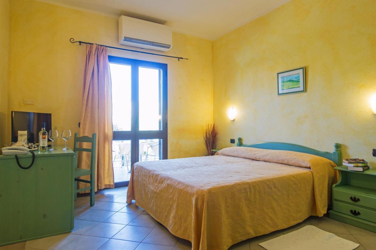Residenza Gli Ontani Hotel Orosei Luaran gambar